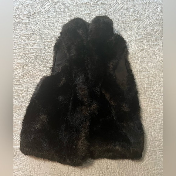 Faux Fur Vest - Picture 1 of 2